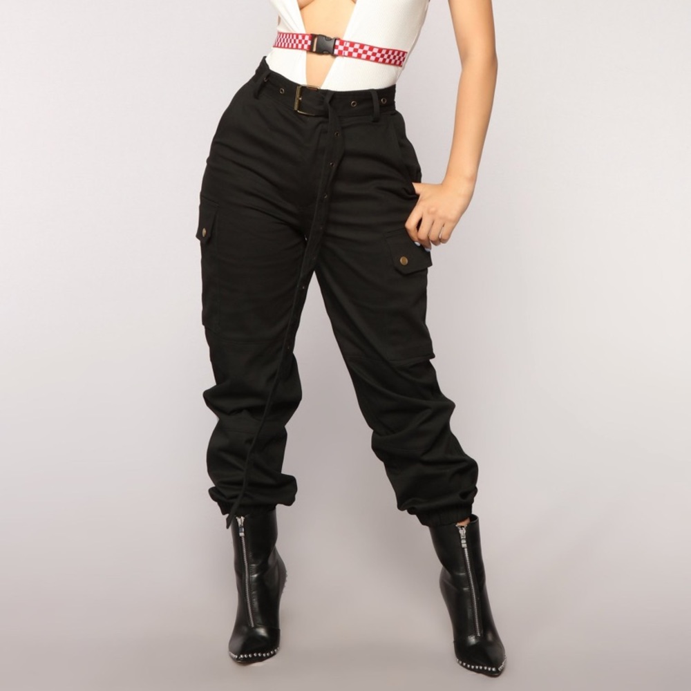 Cargo Chic Pants - Black